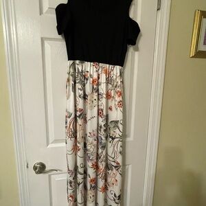 Floral maxi dress- like new!